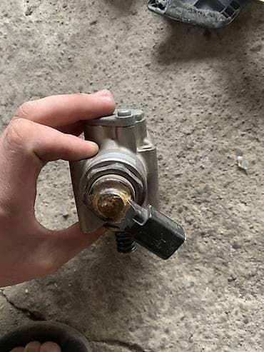 e53 4 8: Бензонасос Audi Новый, Германия — 1