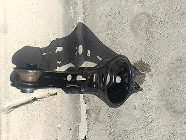 corolla 2016: Задний левый рычаг Toyota 2018 г., Б/у, Оригинал, США — 1