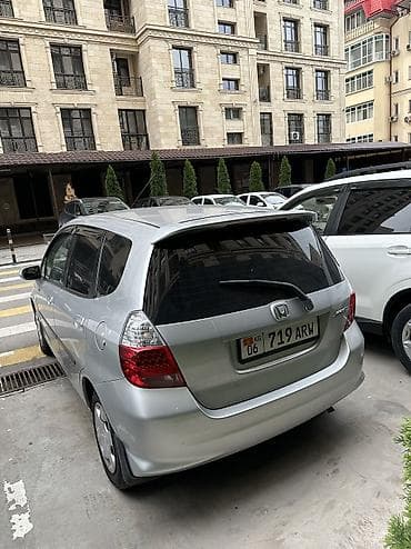 step 2: Honda Jazz: 2005 г., 1.4 л, Вариатор, Бензин, Хэтчбэк — 5