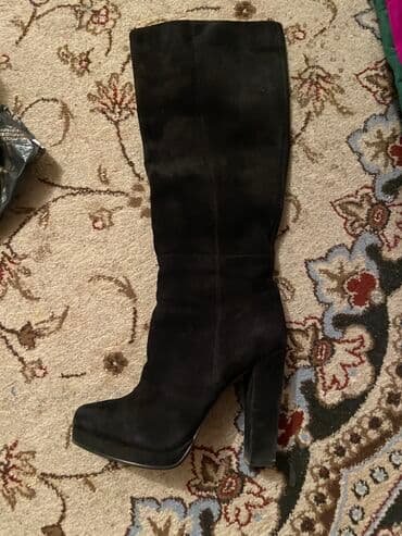 Атайын кийим: 1. Замша, внутри мех 39 размер 3.кожа и натуральный мех 39 размер 4 — 3