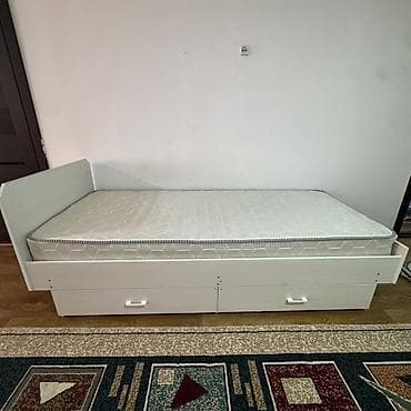 Абсолютно новый! Односпальная кровать с матрасом и выдвижными ящиками