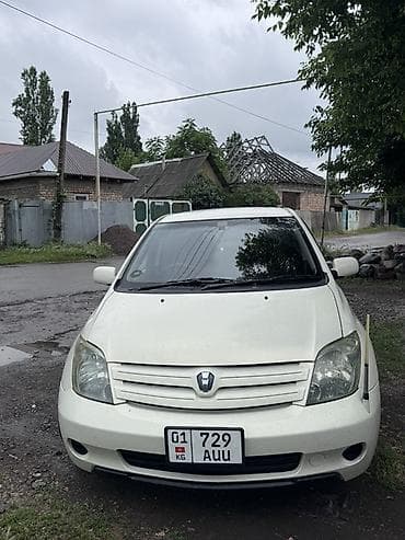 Toyota Ist: 2003 г., 1.3 л, Автомат, Бензин, Хетчбек
