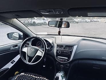 салон g30: Hyundai Solaris: 2013 г., 1.6 л, Механика, Бензин, Седан — 9