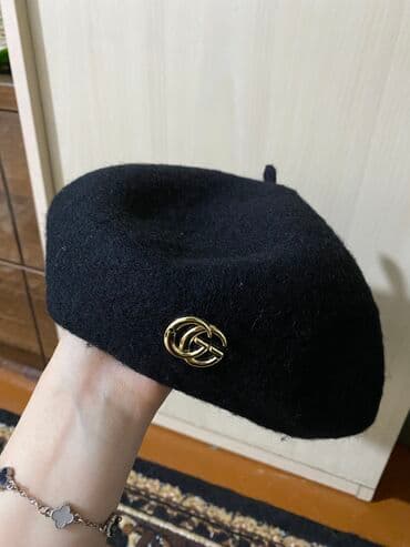 Беретка почти новая одевали 1 раз. имеется сетка, можно пришить