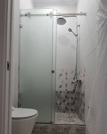 Терезелер жана комплектөөчүлөр: Прямая раздвижная душевая перегородка по сути итак имеет массу плюсов — 5