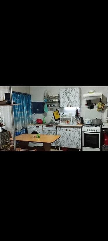 кыргыз недвижимост: 64 м², 4 бөлмө, Жылуу пол, Унаа токтотуучу жай, Забор, тосулган — 1