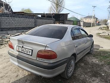каракол авто: Toyota Avensis: 1999 г., 1.8 л, Кол менен иштөөчү, Бензин, Седан — 1