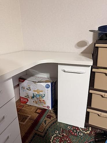 Раскройные столы: Компьютерный стол, Б/у, Угловой — 3