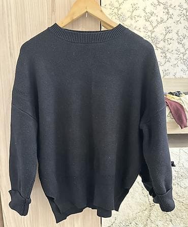 Черный базовый свитер унисекс - Цвет: глубокий черный - Фасон