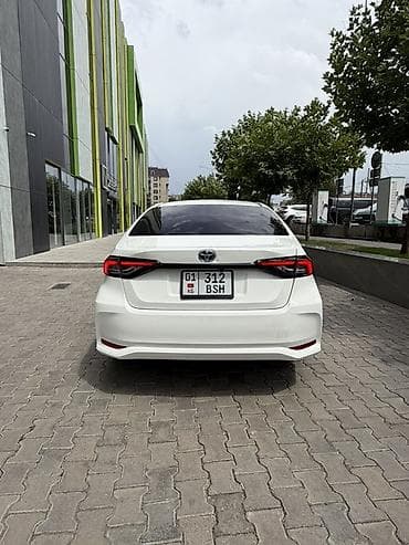 карол: Toyota Corolla: 2019 г., 1.8 л, Вариатор, Гибрид, Седан — 6