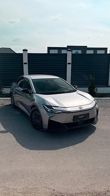 байди машина: Toyota bZ3: 2023 г., 1.5 л, Робот, Электромобиль, Седан — 1