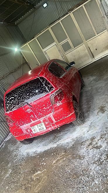 tesla model 3: Toyota Yaris: 2001 г., 1 л, Механика, Бензин, Хэтчбэк — 2