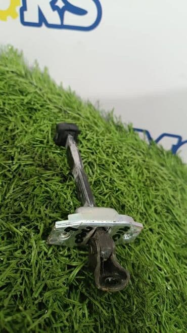 тойота хайлендер 2003 цена бишкек: Toyota Highlander 2006 год, ограничитель передней левой двери — 1