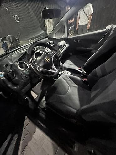 выхлоп е39: Honda Fit: 2010 г., 1.5 л, Автомат, Бензин, Хэтчбэк — 3