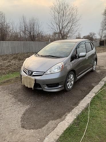 Honda Fit: 2009 г., 1.5 л, Автомат, Бензин, Хэтчбэк