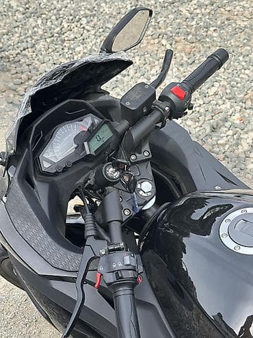 каски цена: Спортбайк Kawasaki, 200 куб. см, Бензин, Взрослый, Новый — 7