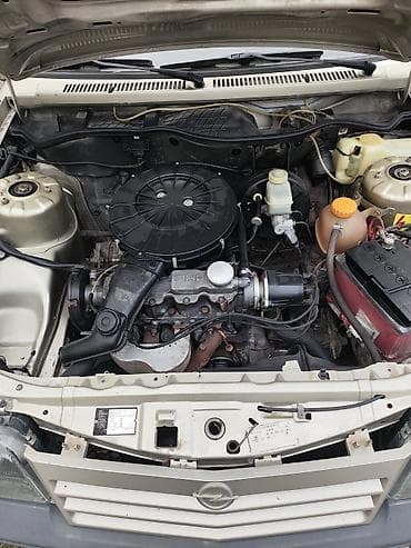 выкуп без банка: Opel Ascona: 1987 г., 1.6 л, Ручные, Бензин, Седан — 3