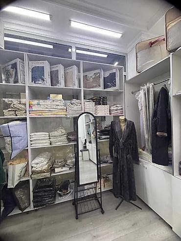 шкаф книжный офисный цена: Продаю мебель магазина. Состояние отличное. Белый глянец, прочное — 7