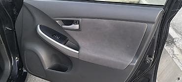 mazda 3 2004: Toyota Prius: 2010 г., Автомат, Гибрид, Хэтчбэк — 8
