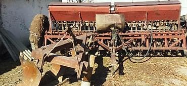 mark z: Трактор МТЗ (примерно серия 80/82) с навесным оборудованием — 3