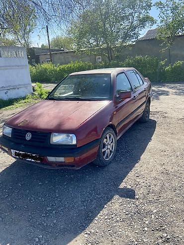 авто кроссовер: Volkswagen Vento: 1994 г., Газ — 4