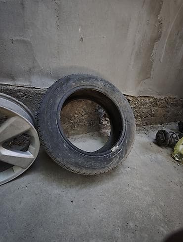 Дөңгөлөктөр монтажда 235 / 55 / R 18, Колдонулган — 2