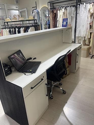 Көйнөктөр: ПРОДАЕТСЯ РЕСЕПШЕН Длина 2.35 Ширина 0.55 Высота 1.25 Высота стола — 3