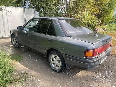 авто жак: Mazda 323: 1989 г., 1.5 л, Кол менен иштөөчү, Бензин, Седан — 3