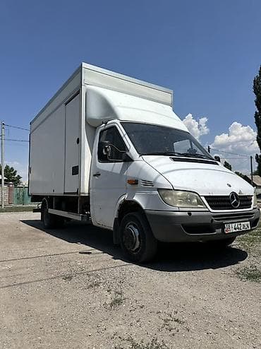 Mercedes-Benz Sprinter CDI, грузовой фургон с будкой. Автомобиль — 3