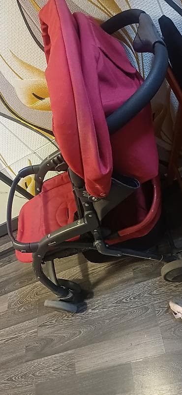 foo foo: Прогулочная коляска вишнёвого цвета. Особенности: - Лёгкая складная — 1