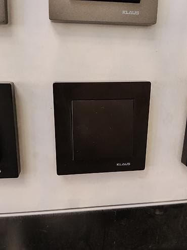 led matrix panel: Выключатель клавишный KLAUS, настенный, в квадратной рамке. - Тип — 1