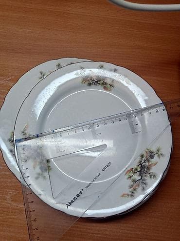 посуда из дерево: С розой(ГДР) 5шт,с шишками(Япония )3,с цветами 3,с полоской 2(Корея ) — 2