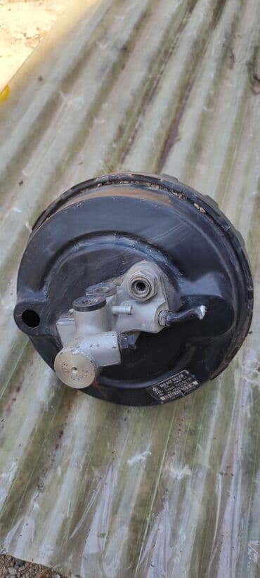 Тормозной вакуум на Ауди А4 Б7 объем 2.0