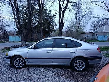 степ эреф 1: Toyota Avensis: 2002 г., 1.8 л, Кол менен иштөөчү, Бензин, Хетчбек — 2