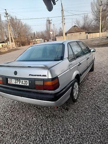 подушки в машину: Volkswagen Passat: 1992 г., Седан — 4