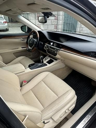 красный салон: Lexus ES: 2013 г., 2.5 л, Вариатор, Гибрид, Седан — 7