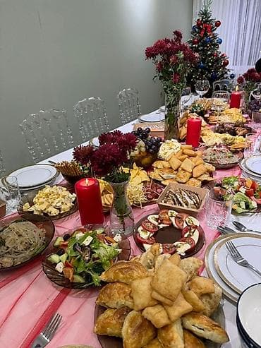 банкетный стол: Столы стулья декор в аренду — 2