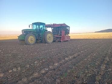 исеки трактор: Трактор John Deere 7800 с навесным корнеуборочным комбайном Amity — 2
