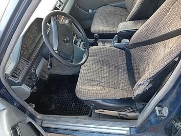 продаю компрессоры: Mercedes-Benz седан (серия W124), салон и интерьер. Описание: - — 3