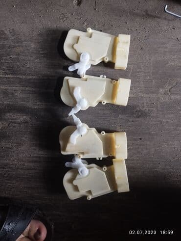 rx30: Электрический моторчик Lexus 2001 г. — 1