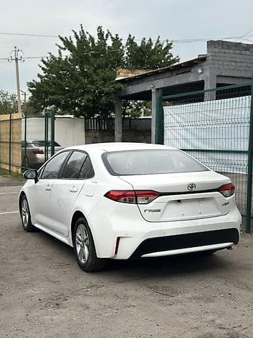 Toyota Corolla: 2022 г., 1.5 л, Вариатор, Бензин, Седан — 2
