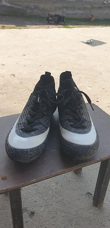 вратарский перчатки: Размер 38 бутсы для футбола болшемерка красивые использовано почти 2 — 3