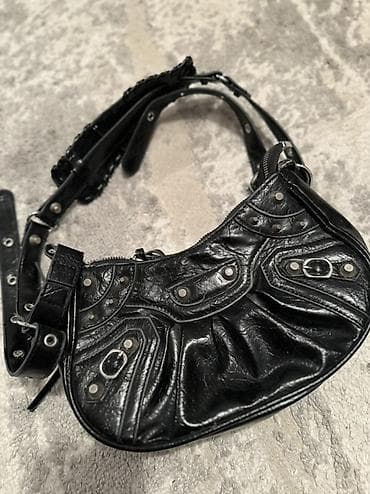 Бижутерия: 200 сом Одна штука В Идеальном НОВОМ СОСТОЯНИИ Набор из 3 женских — 1