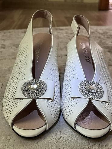 crocs 40: Женские открытые туфли-босоножки молочного цвета. КОЖА. ЕВРОМОДА. - — 4