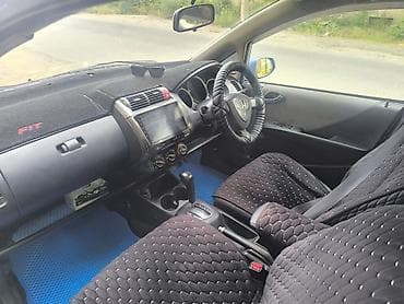 Продажа авто: Honda Fit: 2003 г., 1.3 л, Вариатор, Бензин, Хэтчбэк — 9