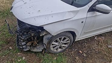 каракол авто: Skoda Rapid: 2015 г., 1.6 л, Кол менен иштөөчү, Бензин, Лифтбек — 2