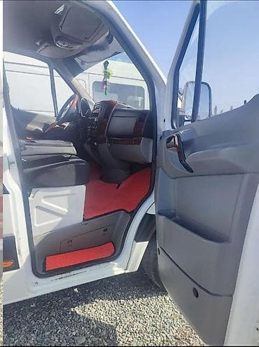 Унаа: Грузовой фургон Mercedes-Benz Sprinter, удлинённая база, высокий — 4