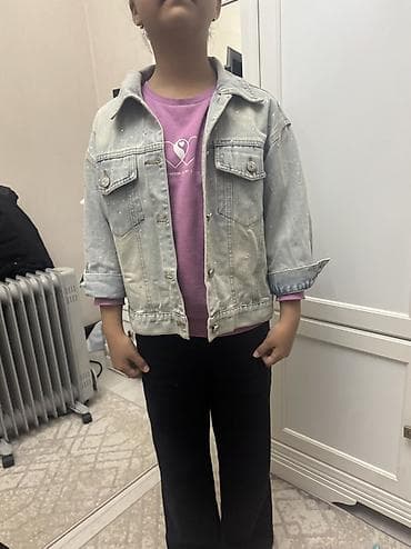 Дубленки: Детская джинсовая куртка с декором - - Размер по ярлыку: 130 — 1