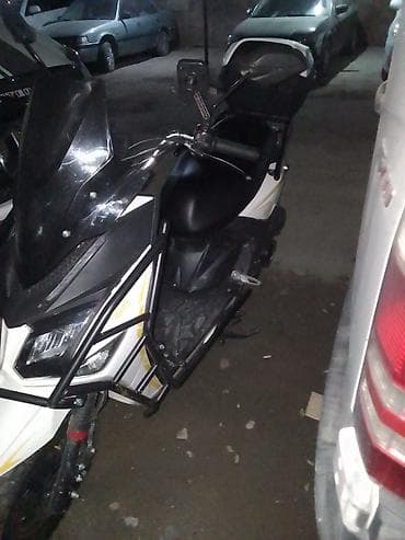 Скутер/мопед с обвесом и защитой - Тип: скутер с передним ветровым