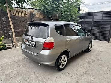 Продажа авто: Honda Fit: 2006 г., 1.4 л, Автомат, Бензин, Хэтчбэк — 2